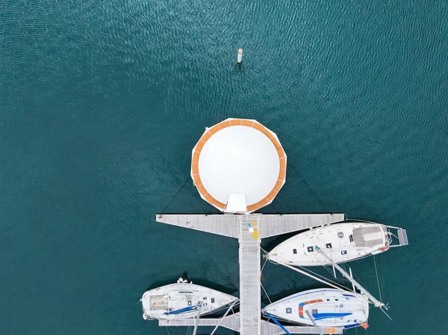 Anthenea Suite Hoteliere Flottante ペロス・ギレック エクステリア 写真