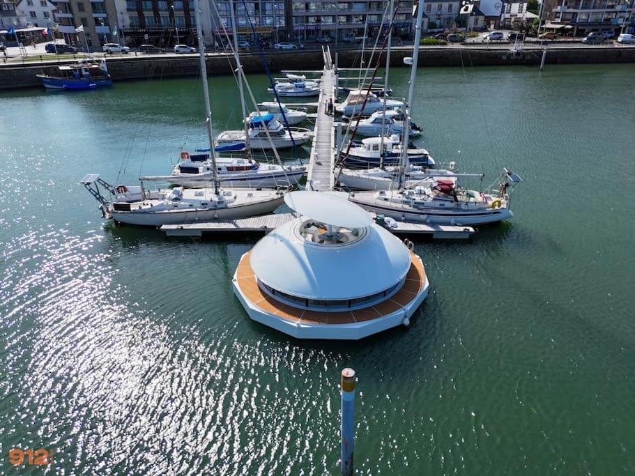 Anthenea Suite Hoteliere Flottante ペロス・ギレック エクステリア 写真